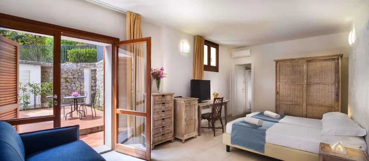 Hotel Baia Imperiale Spiaggia di Cavoli 4*,