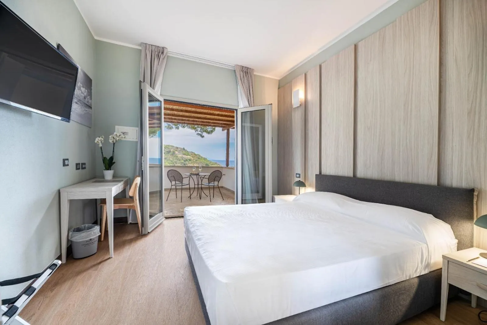 Hotel Baia Imperiale Spiaggia di Cavoli Italy
