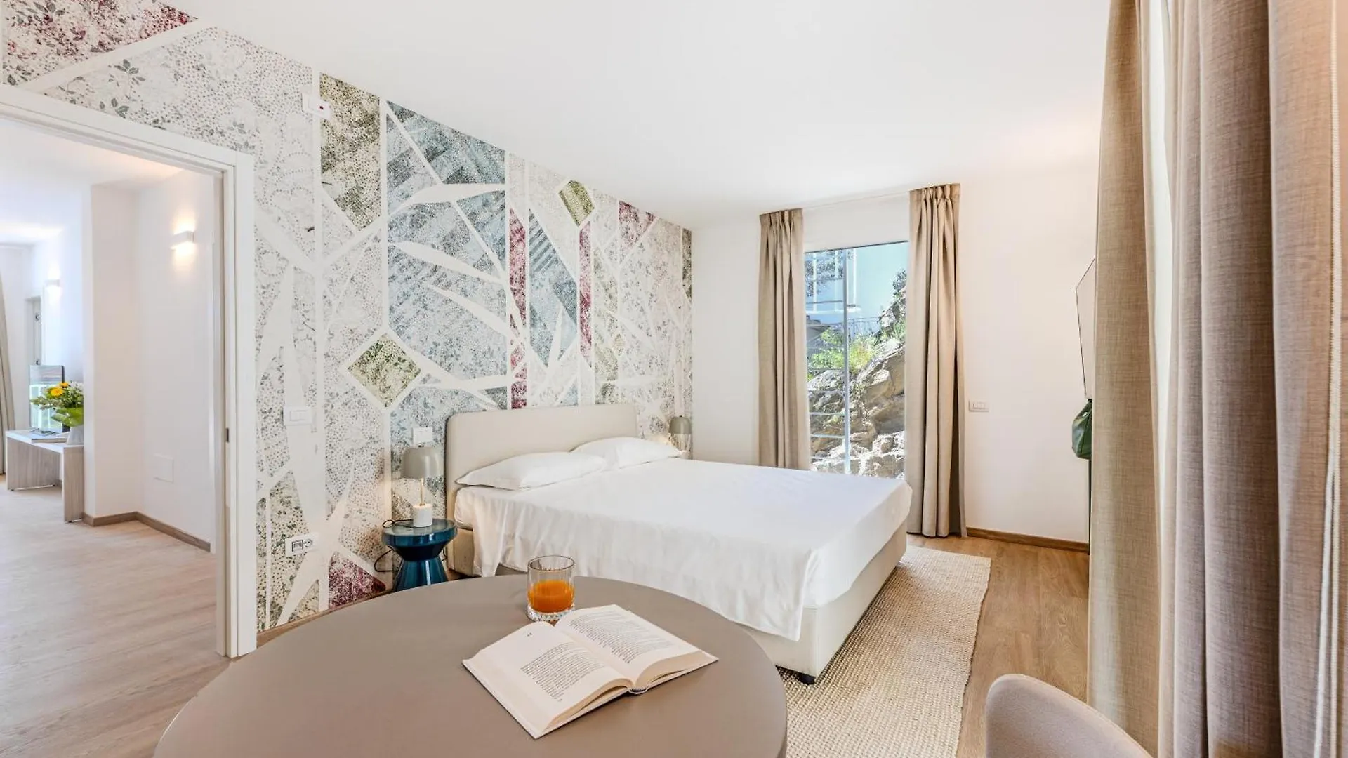 Hotel Baia Imperiale Spiaggia di Cavoli 4*,  Italy